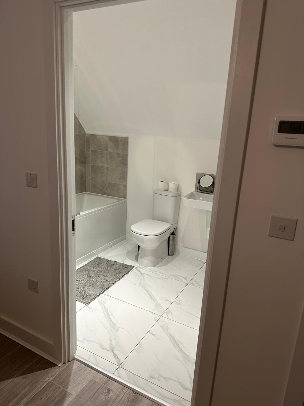 Apartamento Lush King Ensuite In A Shared Manchester